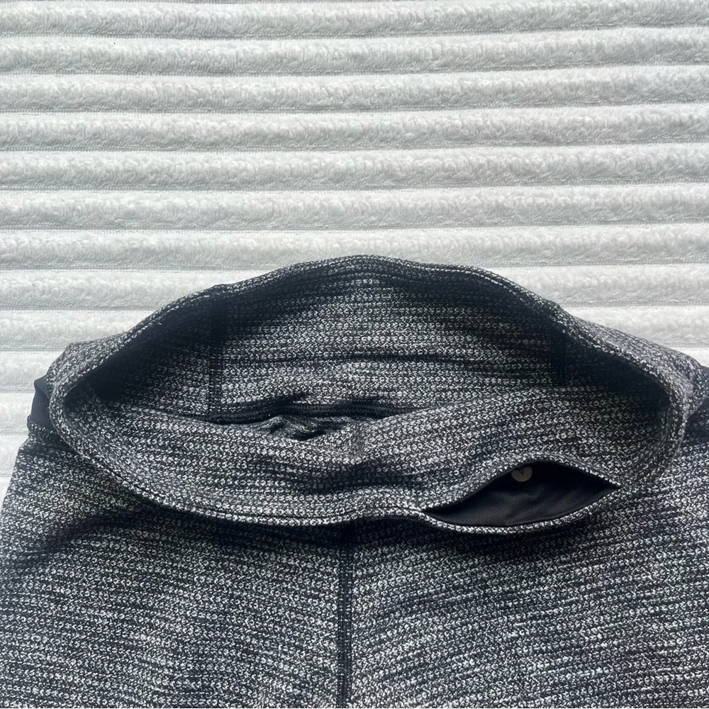 Lululemon Grey Knit Leggings